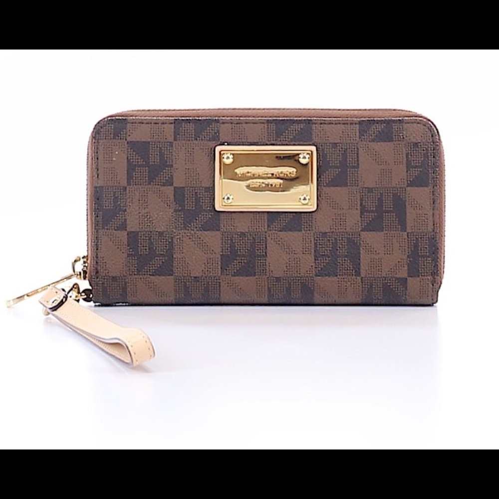 MICHAEL Michael Kors Wristlet